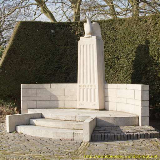 Blaricum -  Monument voor de Gevallenen WO II