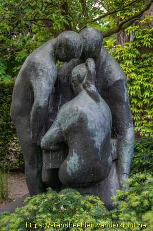 Bussum -  Leraar met leerlingen