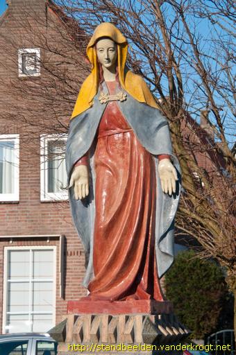 Volendam -  Monument voor de gevallenen - Maria