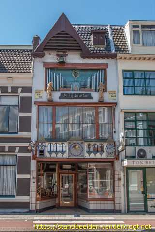 Haarlem -  De Klokkeluider van de Notre Dame en Vader Tijd