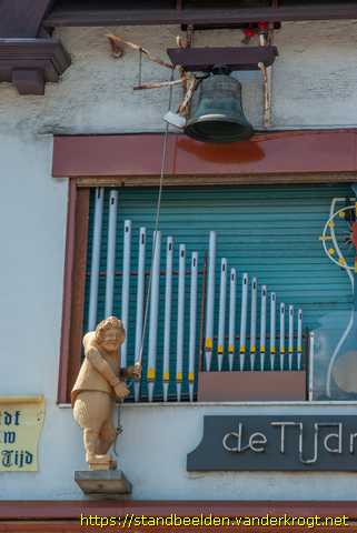 Haarlem -  De Klokkeluider van de Notre Dame en Vader Tijd