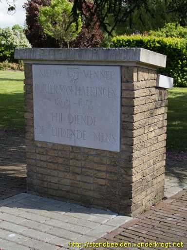 Nieuw-Vennep -  Dokter van Haeringen monument