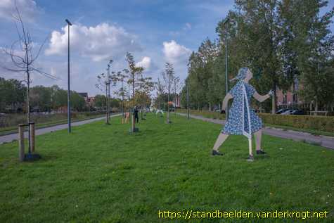Nieuw-Vennep -  Speelobjecten, vier figuren en vier dieren