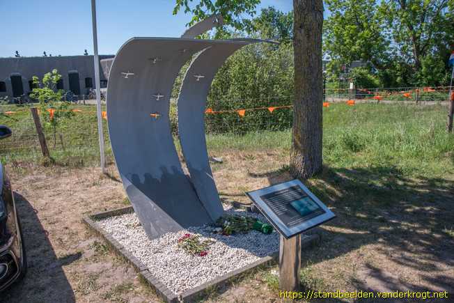 Aalsmeerderbrug -  Missing Man Salute