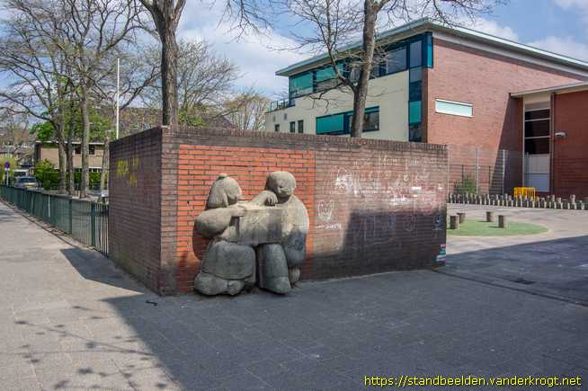 Hilversum -  Lezende kinderen