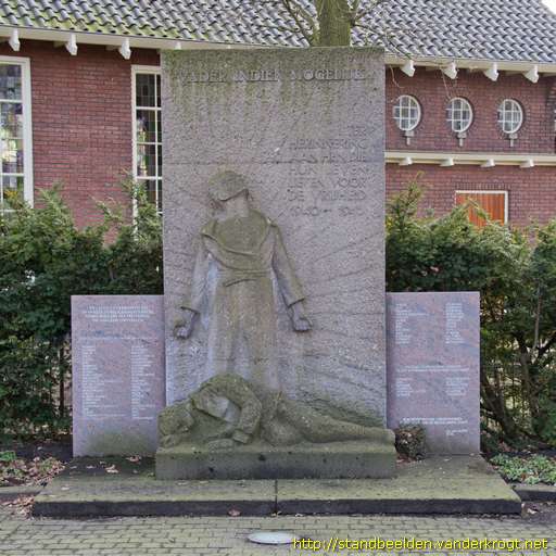 Huizen -  Herdenkingsmonument WO II