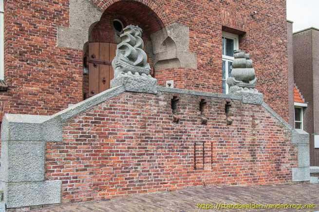 Medemblik -  Schepen op het Stadhuis