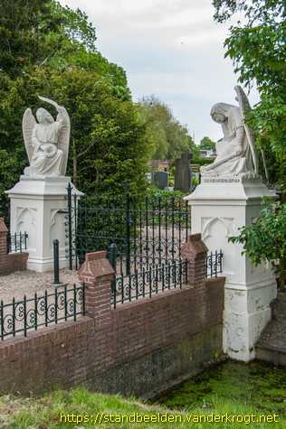 Medemblik -  Ingangspartij R.K. Kerkhof Welgelegen