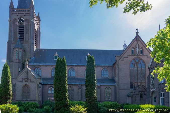 Nibbixwoud -  Heiligenbeelden Sint-Cunerakerk