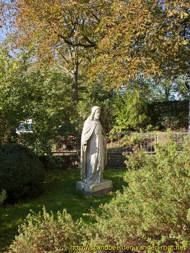 't Veld -  Heilig Hartbeeld