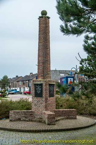 Petten -  Gedenknaald Plein 40-45