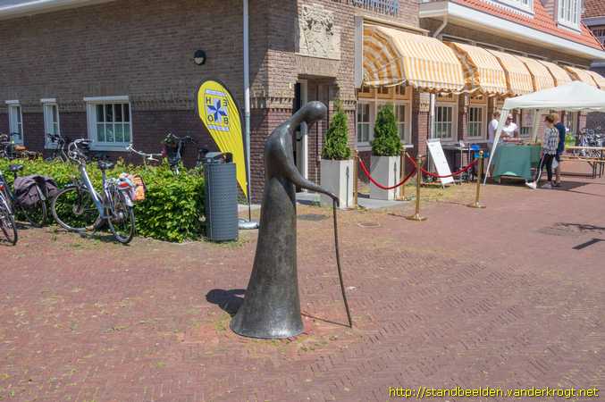 Bovenkarspel -  Wandelaar met Stok