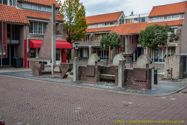 Uithoorn -  Trekschuit getrokken door drie paarden