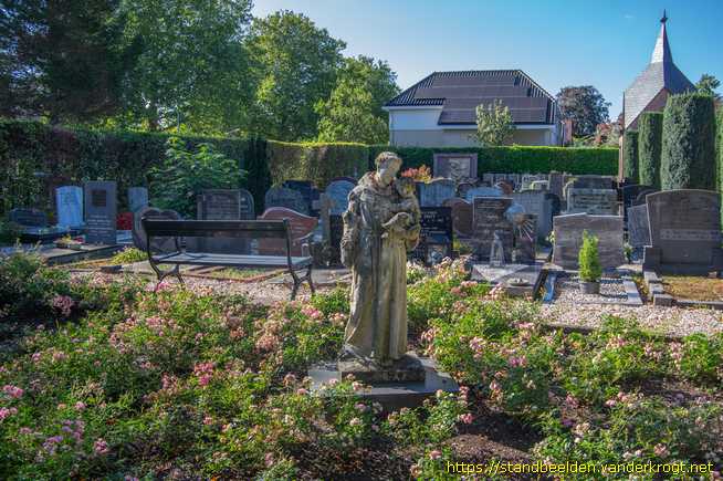 Kortenhoef -  St. Antonius van Padua (kerkhof)