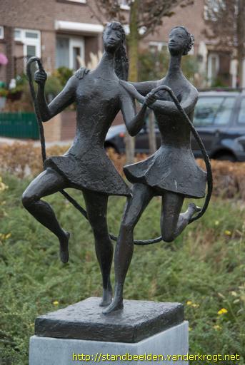 Zandvoort -  Touwtje-springende meisjes