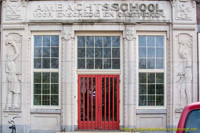 Enschede -  Leerlingen ambachtsschool