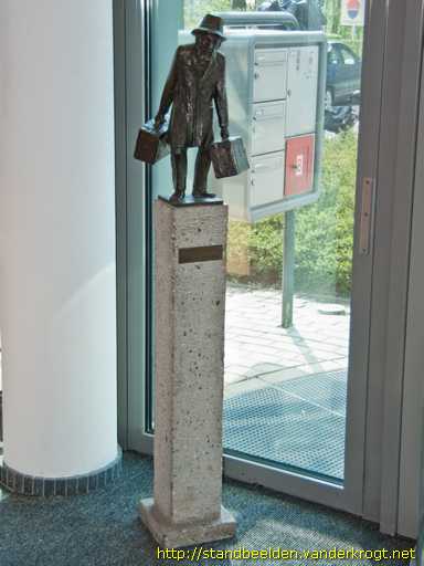 Enschede -  Man met koffers