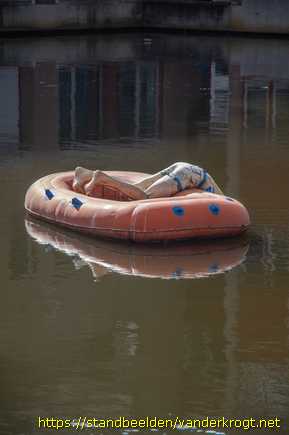 Enschede -  De jongen in het bootje