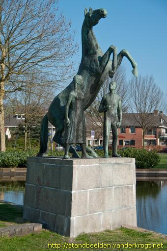 Hengelo -  Jongen, meisje en paard