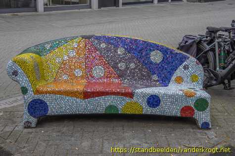 Hengelo -  Social Sofa 'Regenboogbank'