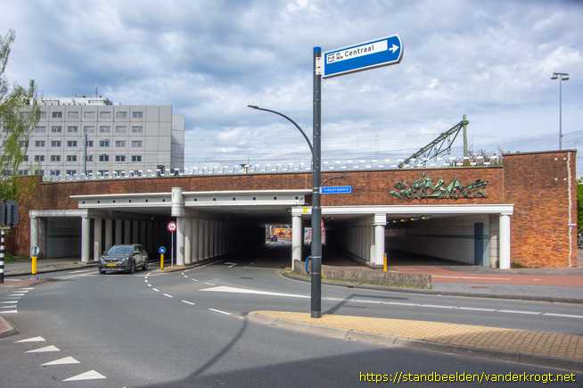 Hengelo -  Hengelo te midden van oost en west