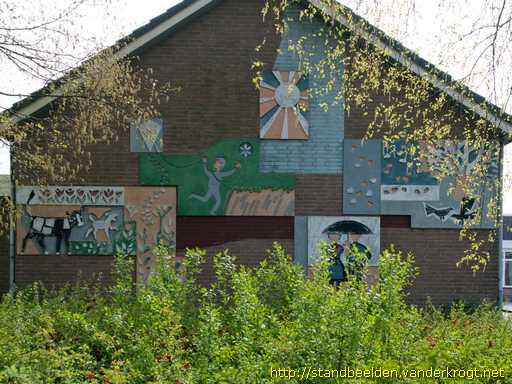 Rouveen -  Spelende kinderen en dieren