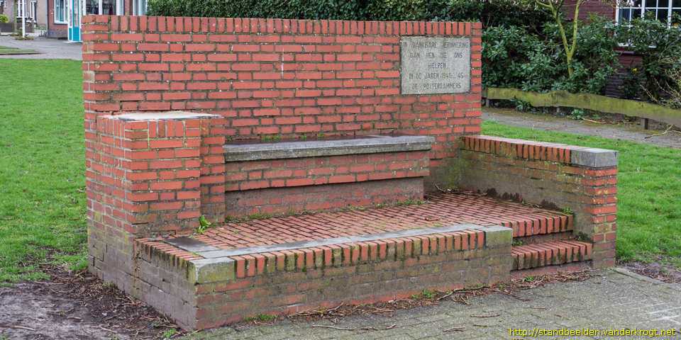 Vriezenveen -  Gedenkbank Rotterdamse vluchtelingen