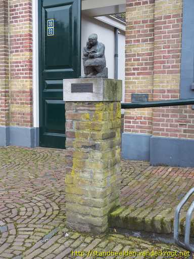Den Ham -  Voorlezende Vrouw