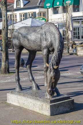 Baarn -  Drinkend Paard