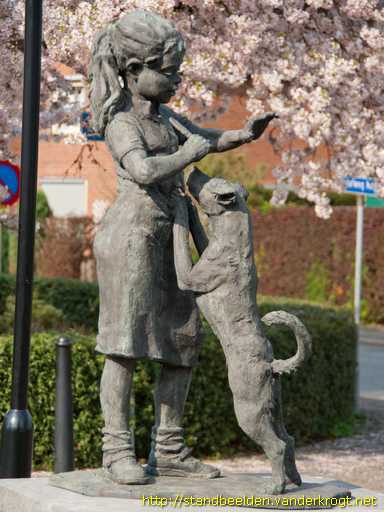 Lopik -  Meisje met hond