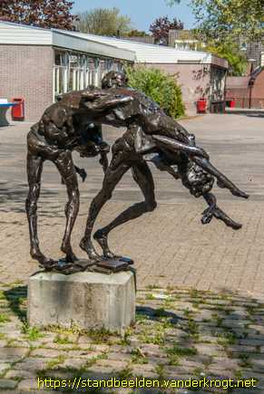 Nieuwegein -  Stoeiende kinderen