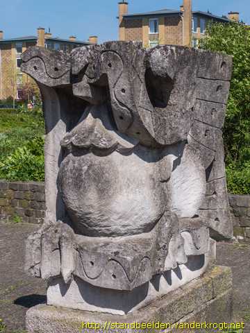 Utrecht -  Vogel met slang in de bek