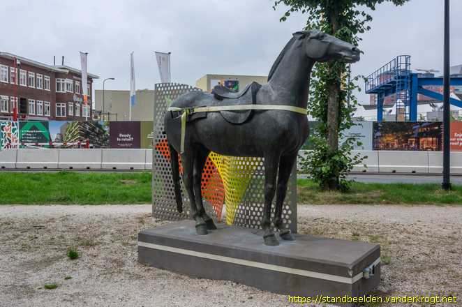 Utrecht -  Groot gezadeld paard
