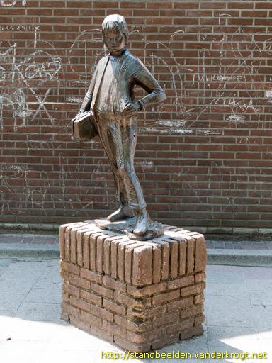 Driebergen-Rijsenburg -  Kind met schooltas