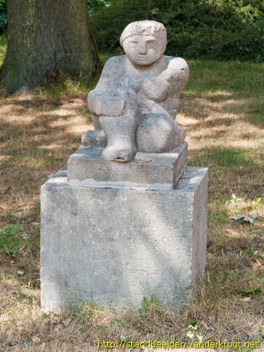Zeist -  Zittende vrouw