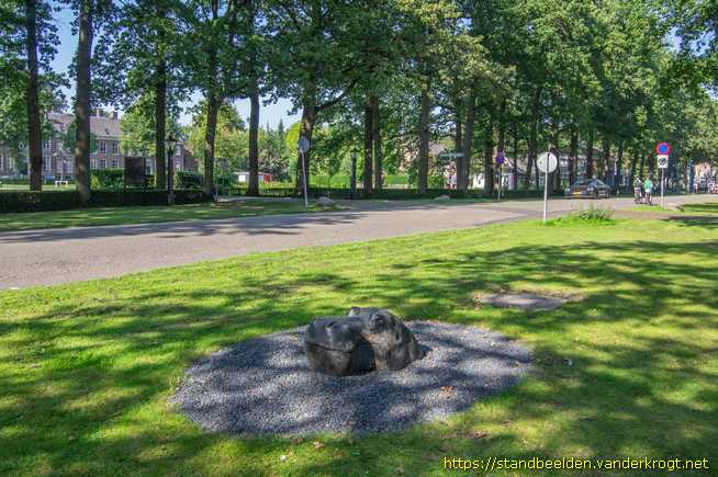 Zeist -  Black Hippo