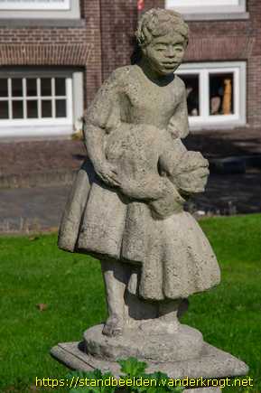 Zeist -  Hernhutterkinderen <i>of</i> Kinderhuiskinderen