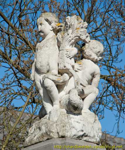 Goes -  Pomp met putti