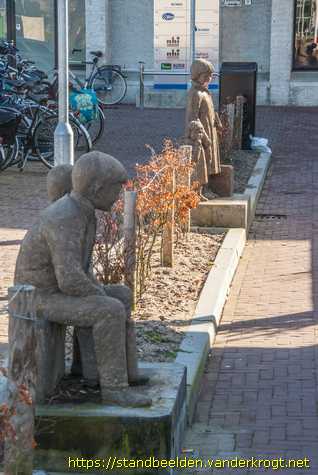 Goes -  Wachtende reizigers