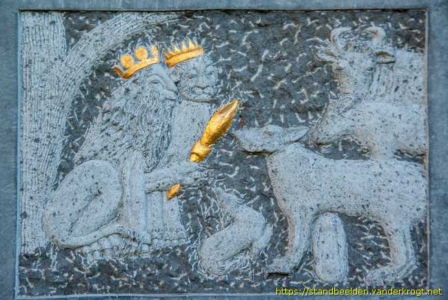 Hulst -  Het beduimelde boek