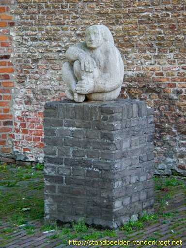 Middelburg -  Zittend vrouwtje