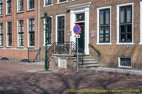 Zierikzee -  Personeel en bewoners van de Cornelia-Stichting