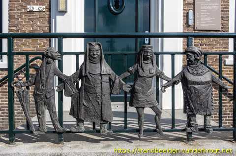 Zierikzee -  Personeel en bewoners van de Cornelia-Stichting