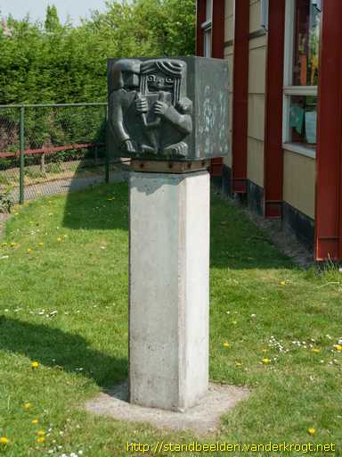 Sint Maartensdijk -  Kubus met kinderen