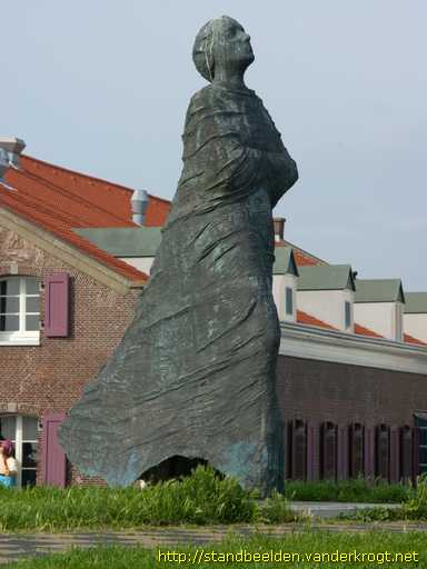 Vlissingen -  De Bruid <i>of</i> De Vissersvrouw