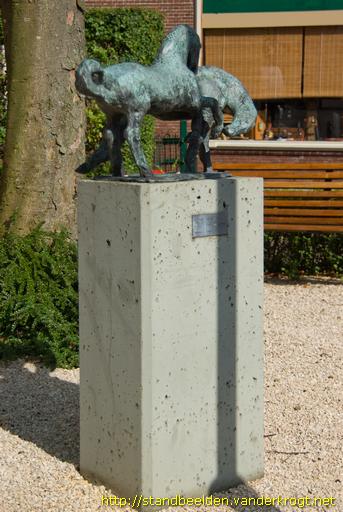 Aarlanderveen - Spelende jonge paarden