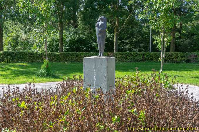 Alphen aan den Rijn -  Staande vrouw