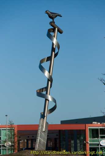 Barendrecht -  Vogel op spade