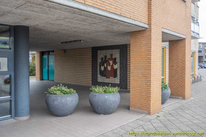 Capelle aan den IJssel -  Lezende figuren