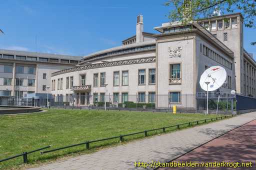 Den Haag -  Reliëf gebouw 'Eerste Nederlandsche'